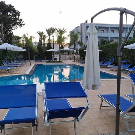 Hotel Costa Azul Balestrate Bagian luar foto