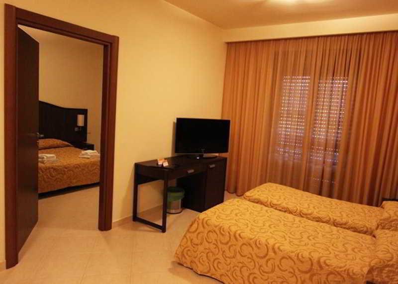 Hotel Costa Azul Balestrate Bagian luar foto