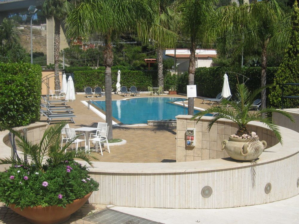 Hotel Costa Azul Balestrate Bagian luar foto