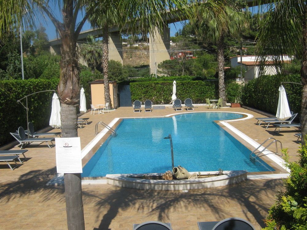 Hotel Costa Azul Balestrate Bagian luar foto