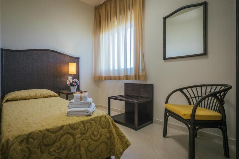 Hotel Costa Azul Balestrate Bagian luar foto