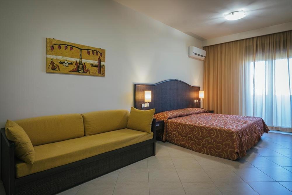 Hotel Costa Azul Balestrate Bagian luar foto