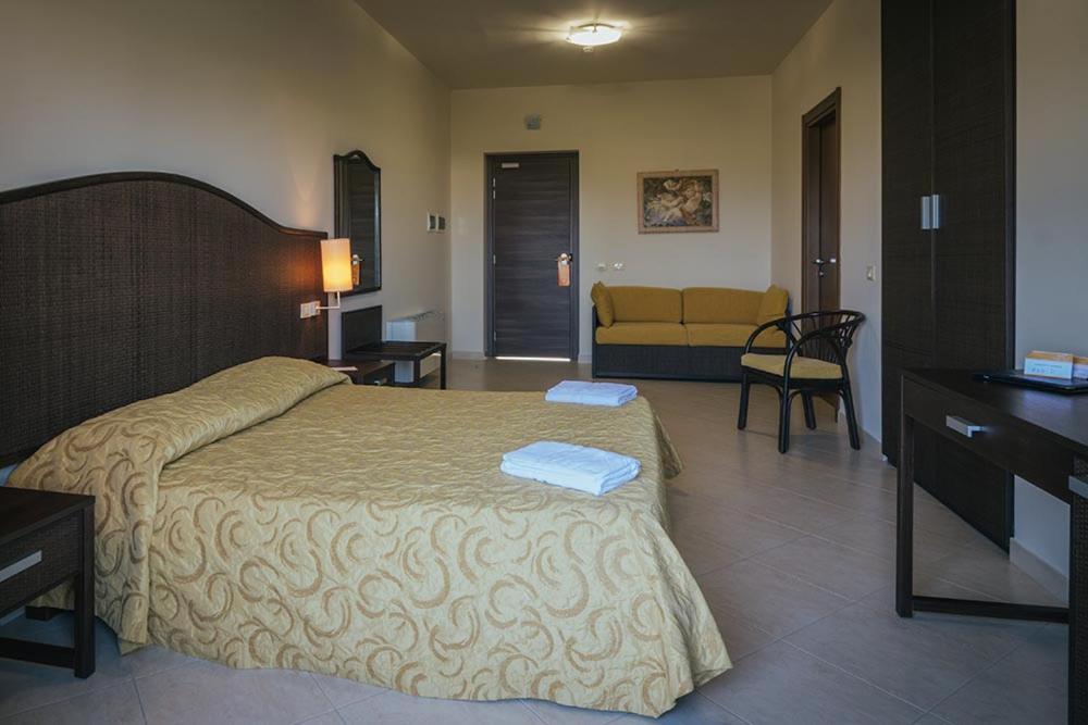 Hotel Costa Azul Balestrate Bagian luar foto