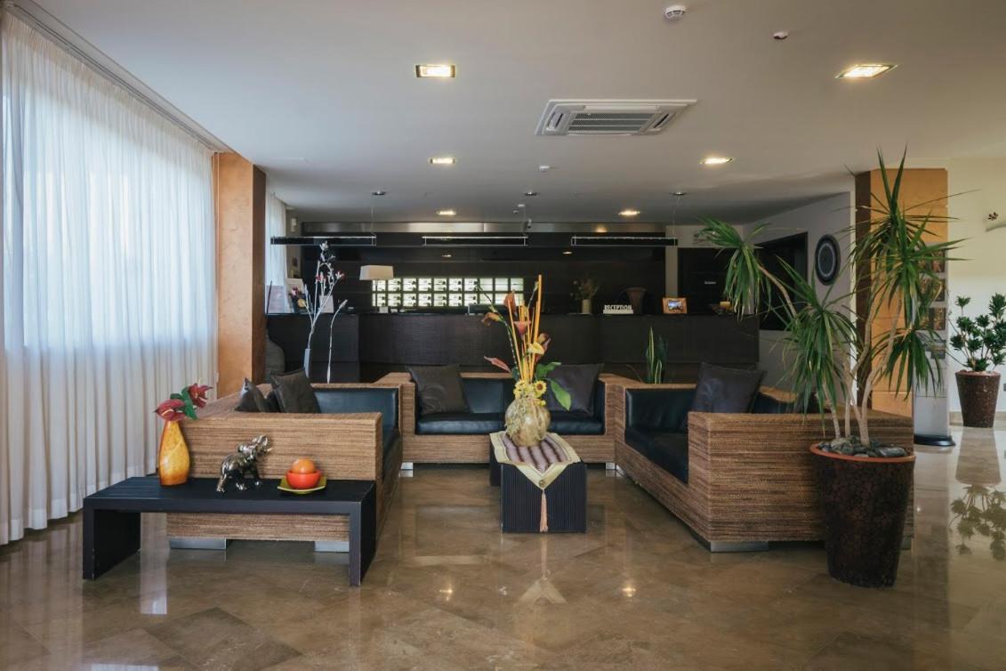 Hotel Costa Azul Balestrate Bagian luar foto