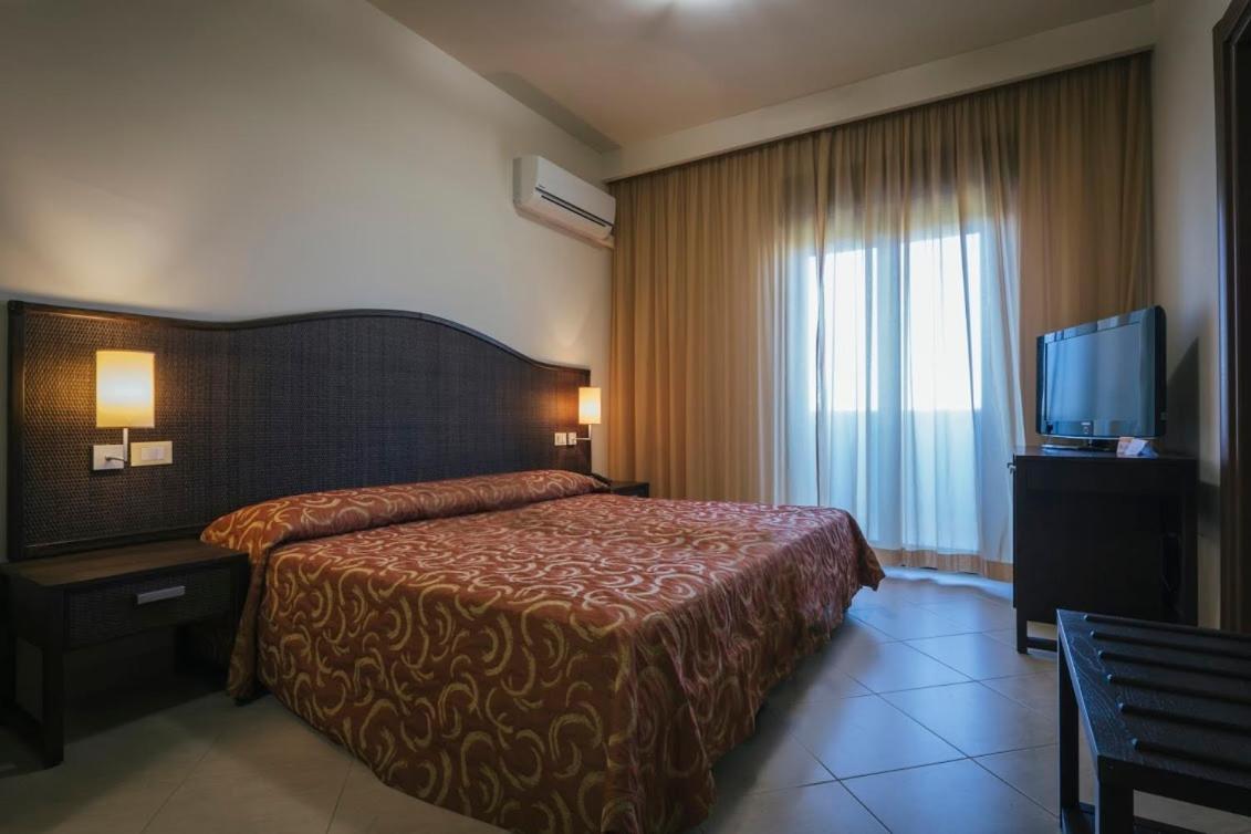 Hotel Costa Azul Balestrate Bagian luar foto